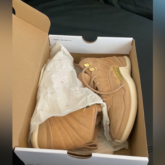 ❤️❤️ JORDAN VACHETTA TAN RETRO 12s
Women’s size 5.5 - Picture 2 of 3